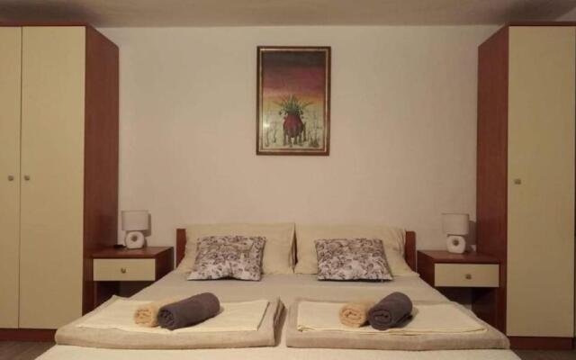 Apartments Neda - 80m from sea