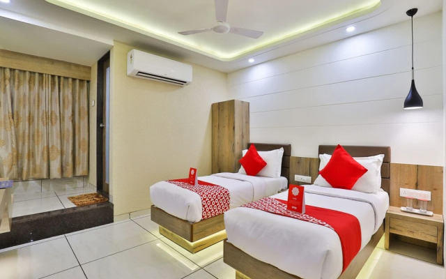 OYO 15453 Hotel Pearl