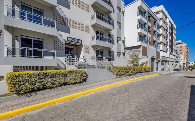 2BR apt 180m Beach BBQ & Garage Eru032