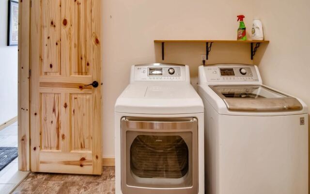 Roslyn Ridge Retreat