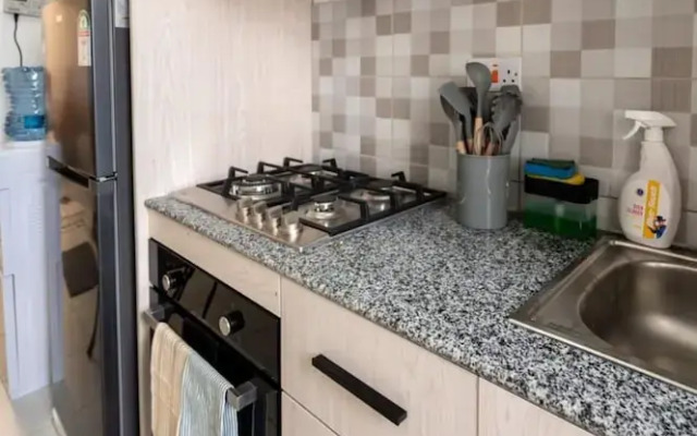 2BR Apartment in Mombasa - Pool & Near Beach