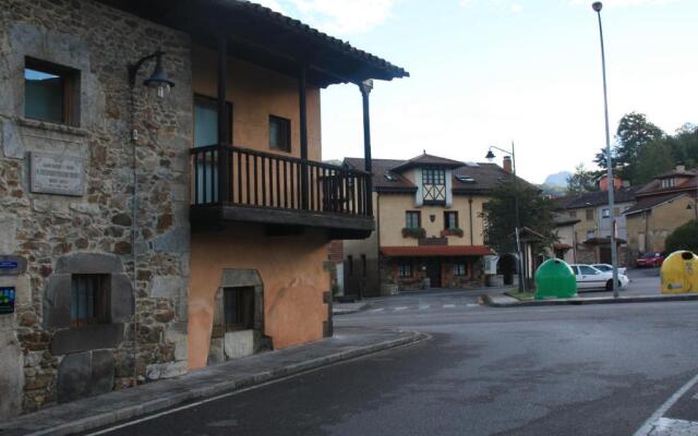 La Casona De Entralgo