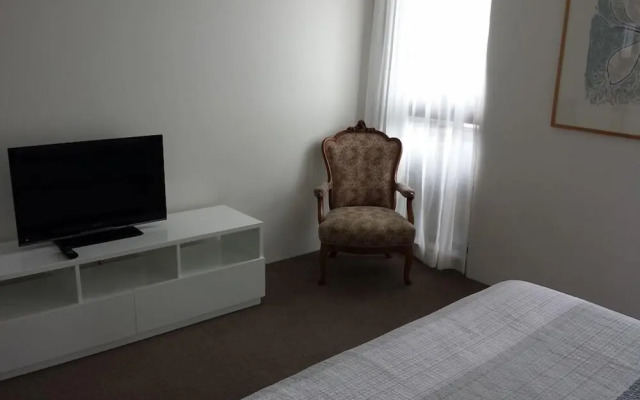 Kirribilli Riverfront Apartments