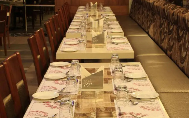 Dhanalakshmi Srinivasan Hotel