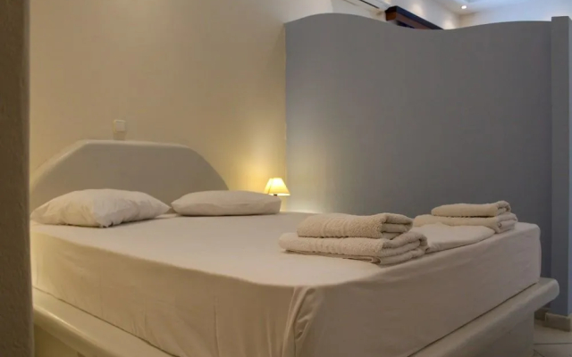 Sea View Apartments & Studios