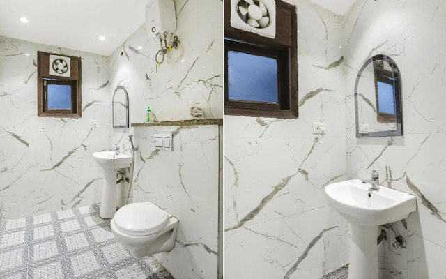 Capital O 464 Hotel Lotus Palace