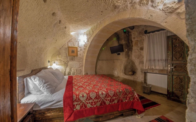 Shiraz Cave Cappadocia