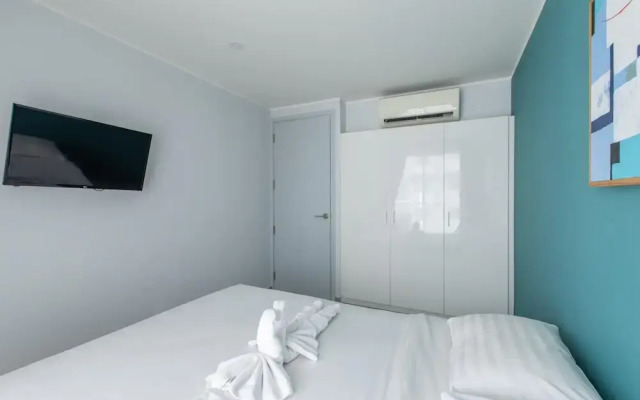 Pool View 1 Bed Apt T2-720