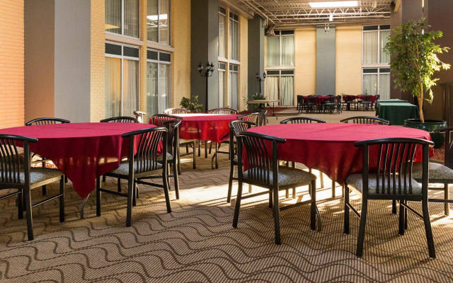 Comfort Inn & Suites Syracuse Airport