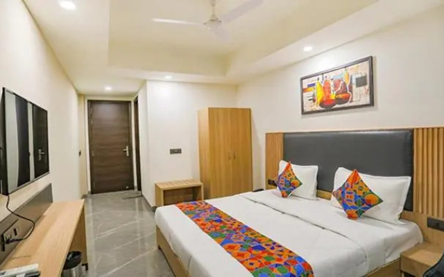 Saltstayz Premier – Cyber Hub