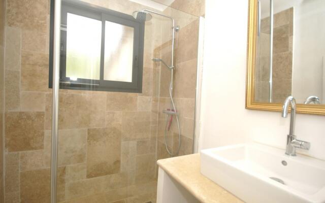 Cozy holiday home in Saint-Antonin-du-Var with large pool