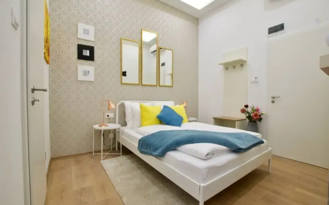St King 11. Studio Apartments