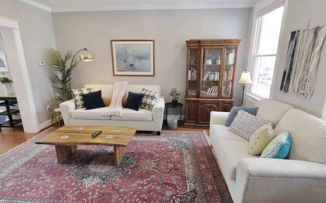 Terrific Family Townhouse + Parking x 2 Cars