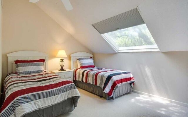 Heritage Villas 2307 by RedAwning