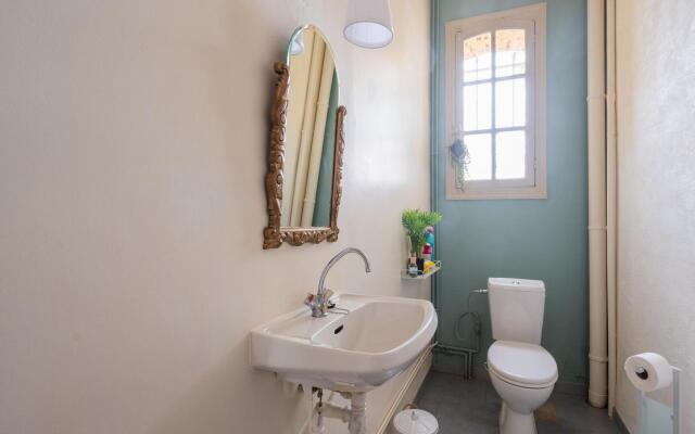 Majestic villa in Pouru-Saint-Remy with garden