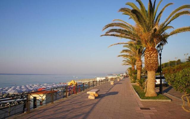 Monolocale Deluxe a 2,7 Km Dal Mare Per 2 Persone