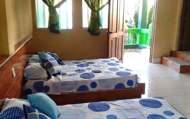 Tortugas Place Hotel y Bungalos