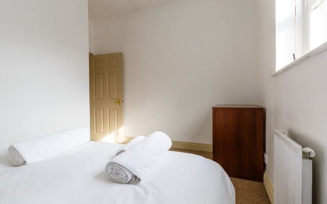 Amazing Detached House in Trendy Peckham Sleeps 6