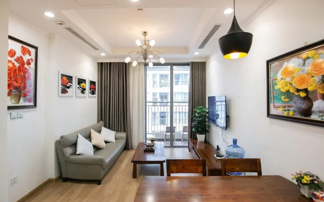 Bom Homestay Vinhomes Times City