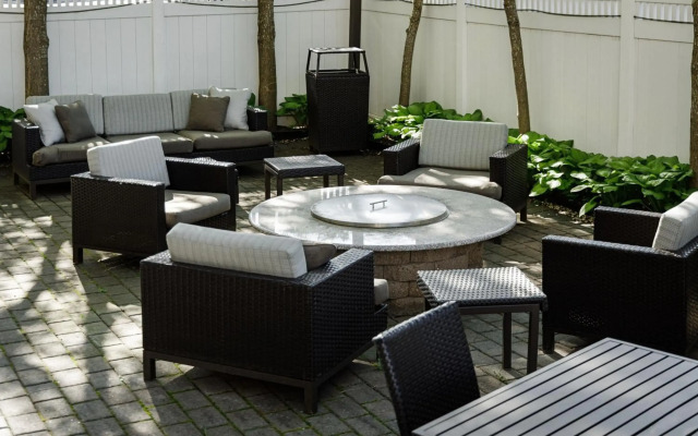 Courtyard by Marriott Long Island MacArthur Airport