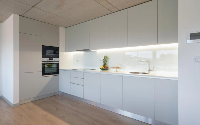 Luxurious Impressive Apartment - Balcony and Pool