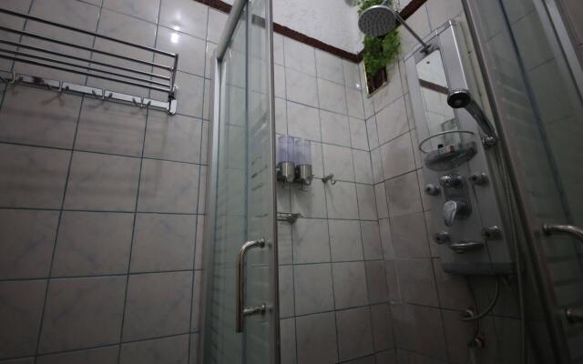 Dee GuestHouse