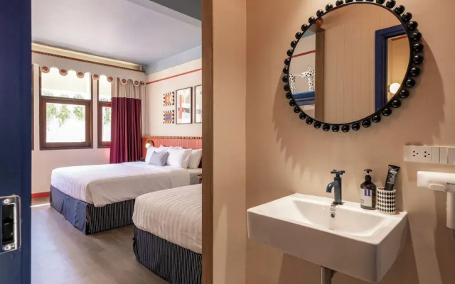 Blu Dock Restel Bangkok