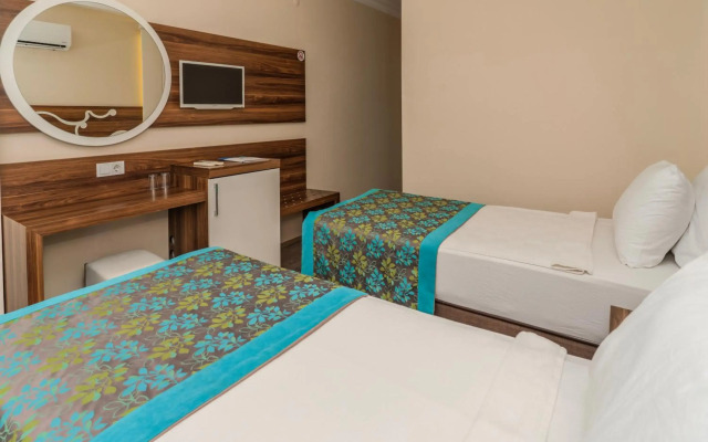 Kleopatra Blue Hawaii Hotel