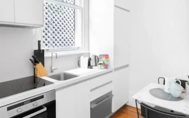 Renovated Studio in Bohemian Area Close to City