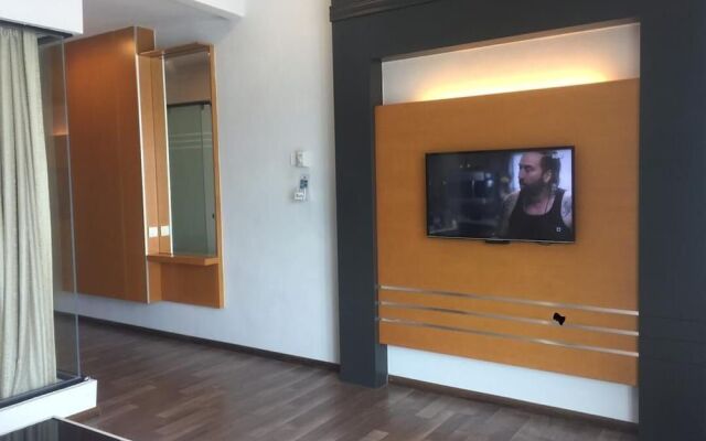 Zahara Nova Suite