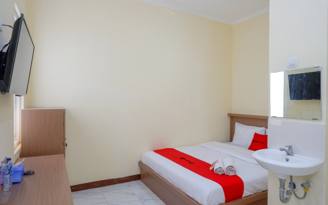 Reddoorz Near Siliwangi Semarang