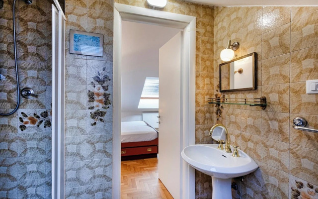 Seaview Apartment with Garden in Recco