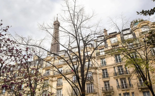 Modern Family Apartment Next To The Eiffel Tower