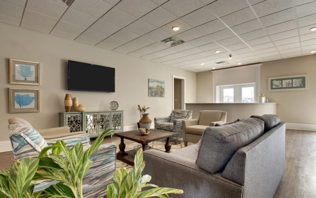 Islander Hotel & Resort