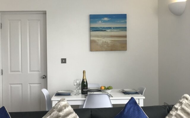 Lux Blu - Truro Apartment