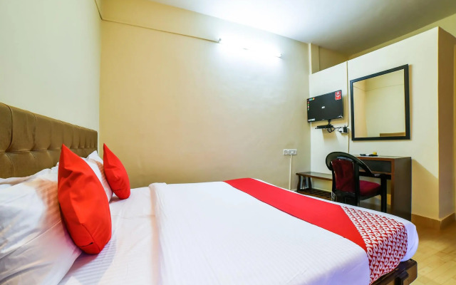 Hotel Empire by OYO Rooms