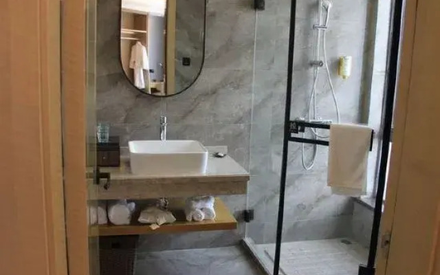 Su Shi Light Luxury Hotel (Shanghai Wujiaochang Fudan University Branch)