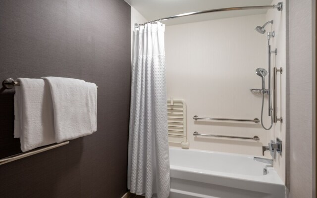 Courtyard Columbus Airport