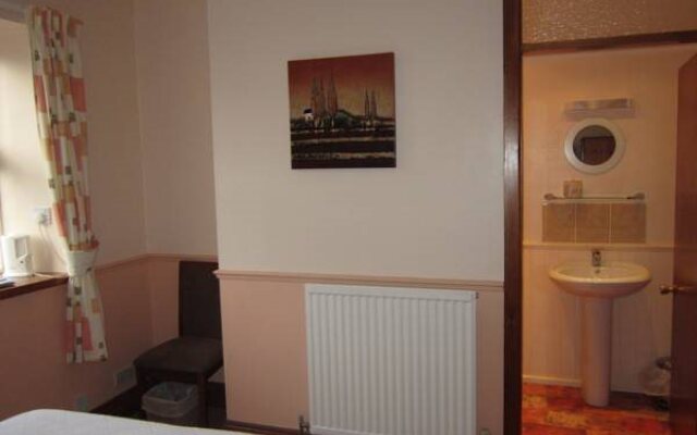 Min y Gaer Guest House