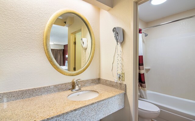 Red Roof Inn Hampton Coliseum & Convention Center