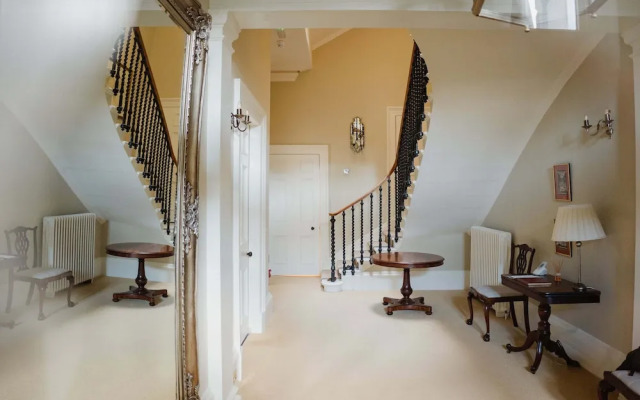 Prestigious Townhouse close to Princes Street