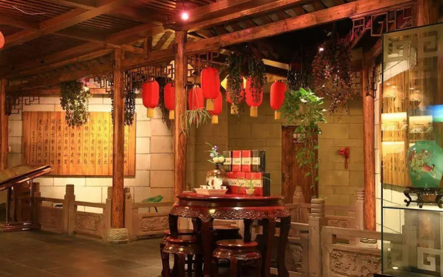 Chengdu Lingcai Hotel