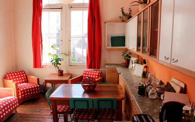 Casa Volante Hostal - Hostel