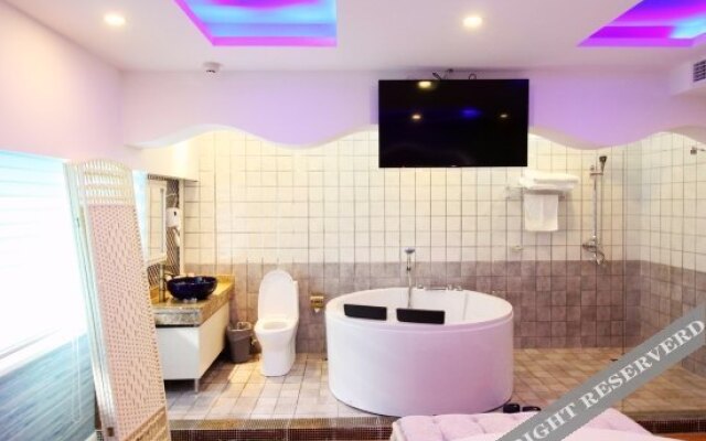 Qingdao 7 Nights Hotel