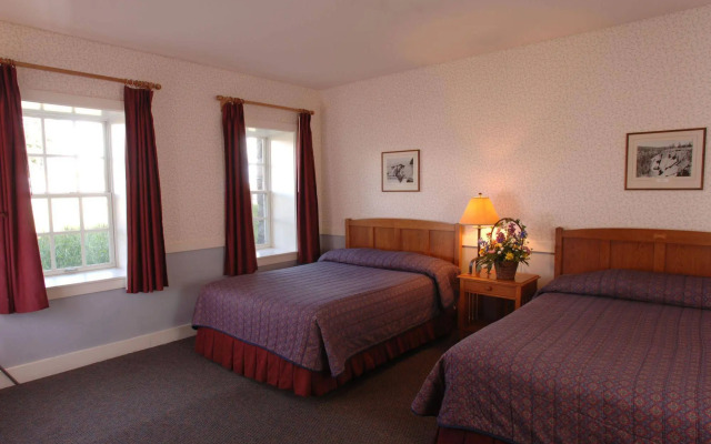 Crater Lake Lodge - Inside the Park