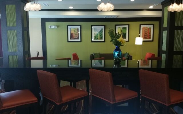 Holiday Inn Express & Suites Houston East - Baytown by IHG