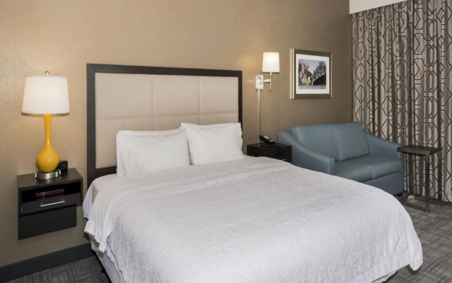 Hampton Inn & Suites Minneapolis University Area