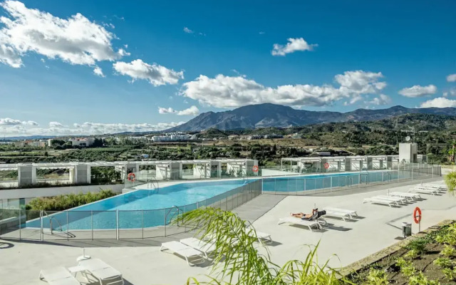 OV2 1B - Bright and Modern 3 Bedroom Apartment