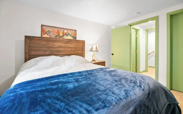 Charming Cabin Escape