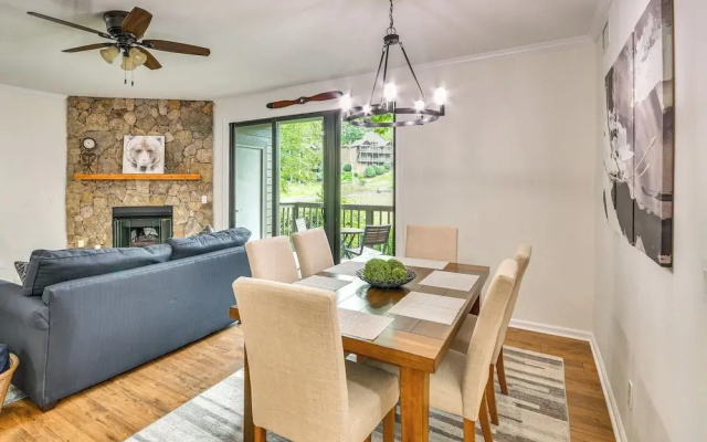 Mtn Cabin w/ Balcony & View in Burnsville! - фото 4